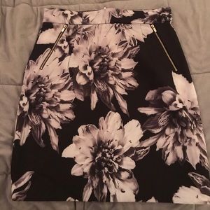 black/white floral pencil skirt